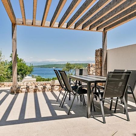 Apartment Flori With Sea View Malinska Bagian luar foto