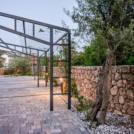 Apartment Flori With Sea View Malinska Bagian luar foto