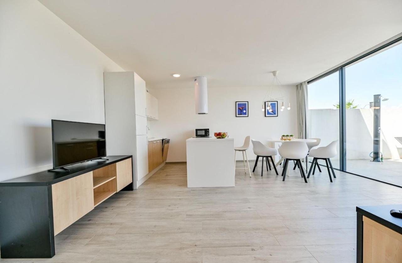 Apartment Flori With Sea View Malinska Bagian luar foto