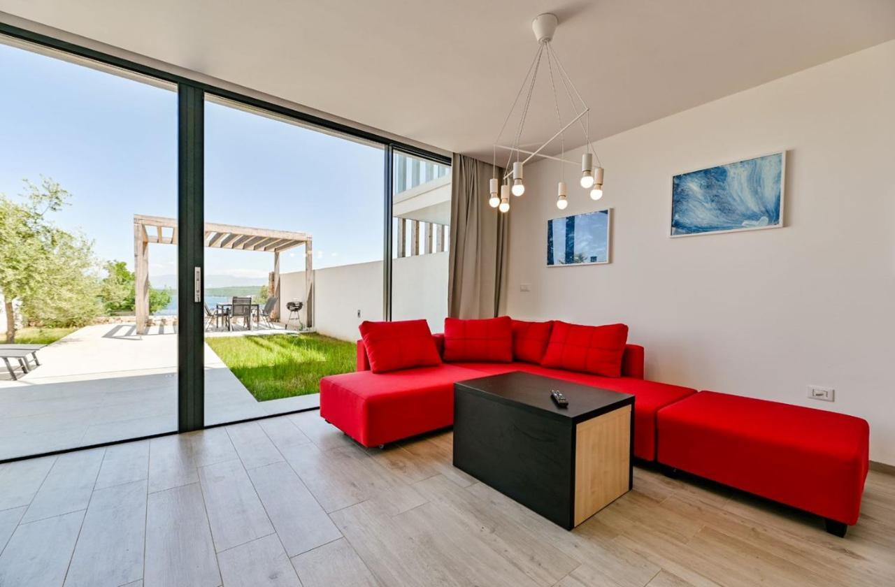 Apartment Flori With Sea View Malinska Bagian luar foto